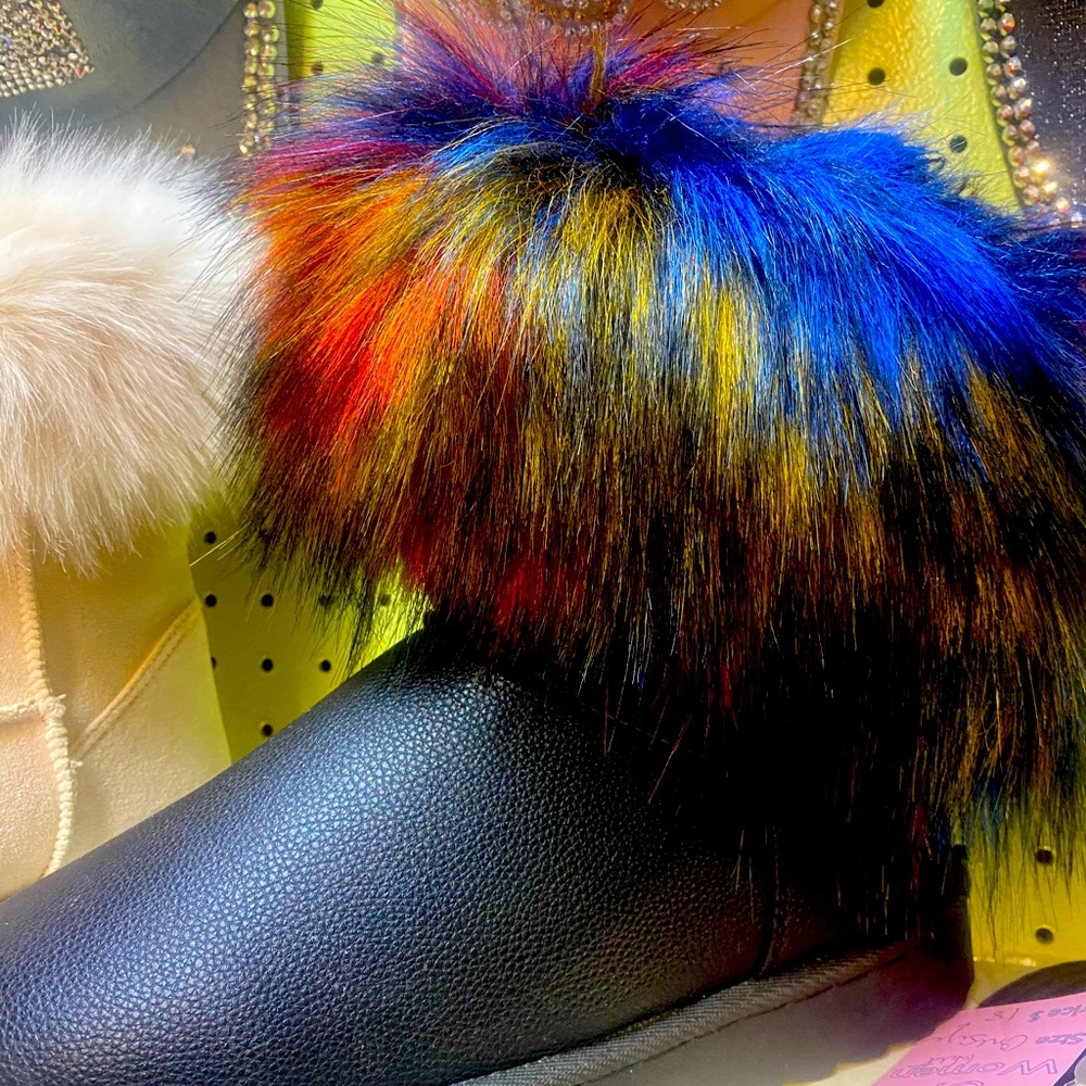 Multi color fur boot low cut Sz 8